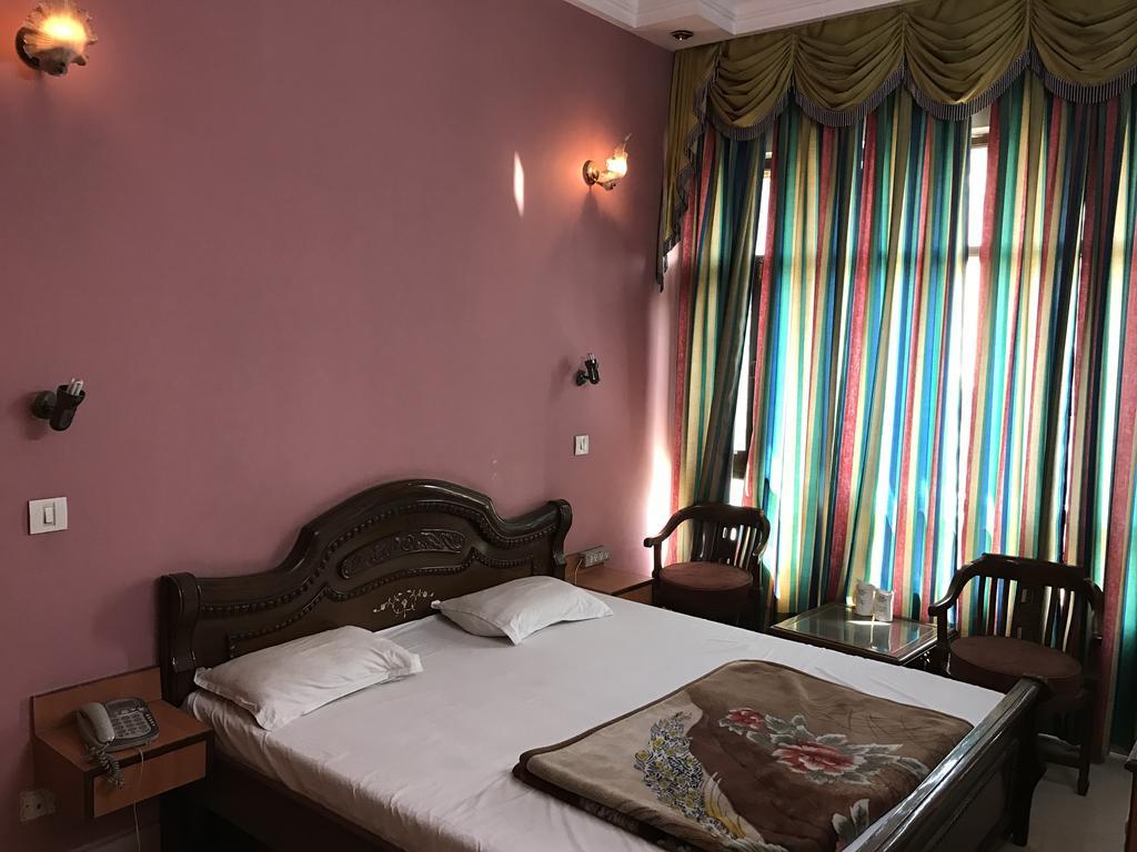 Hotel D R International Амбала Экстерьер фото