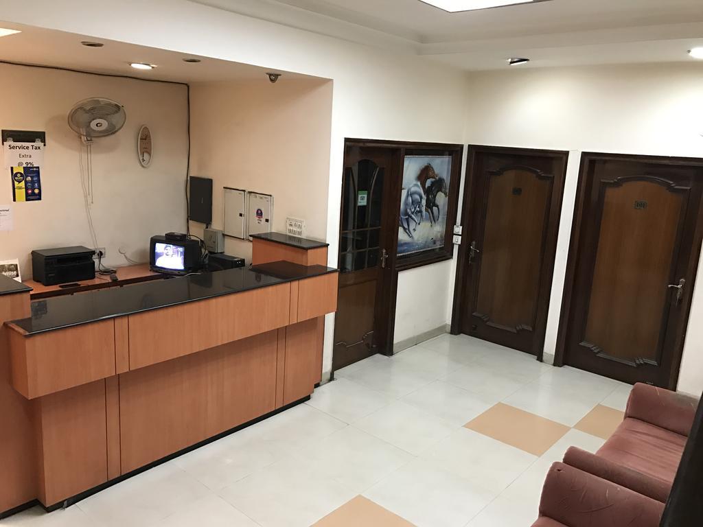 Hotel D R International Амбала Экстерьер фото